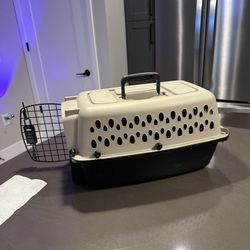 Plastic Portable Dog Kennel