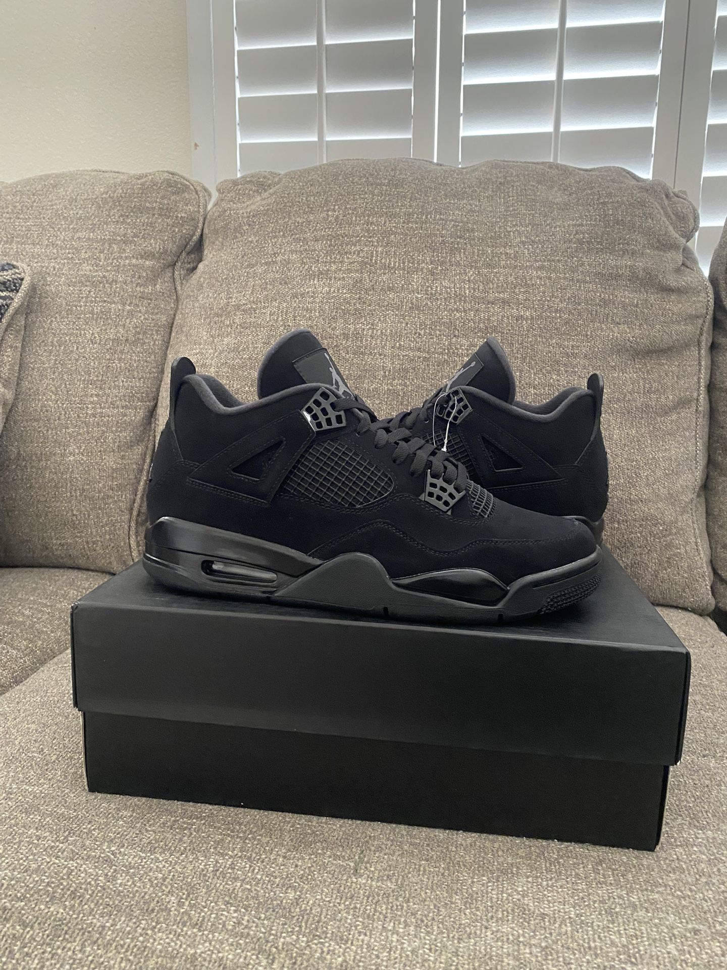 JORDAN 4 BLACK CATS