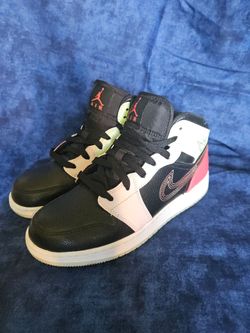 Nike Air Jordan 1 Mid GS 'Glow in the Dark'