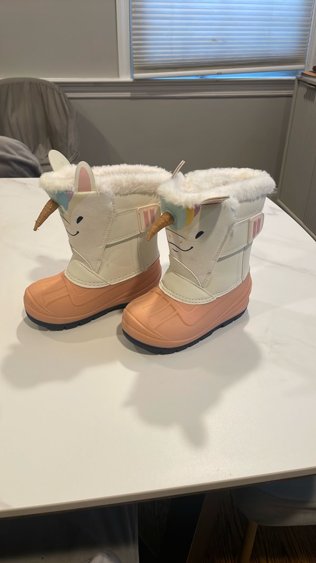 Cat and Jack Snow Boots Size 9 For Girls