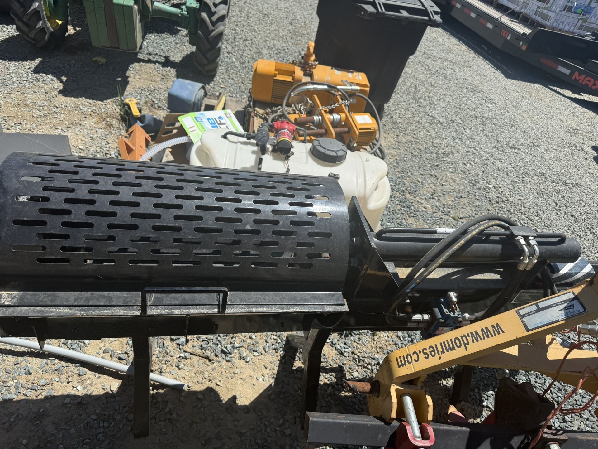 Skidster attachment log splitter