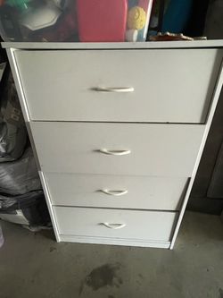 White chest dresser