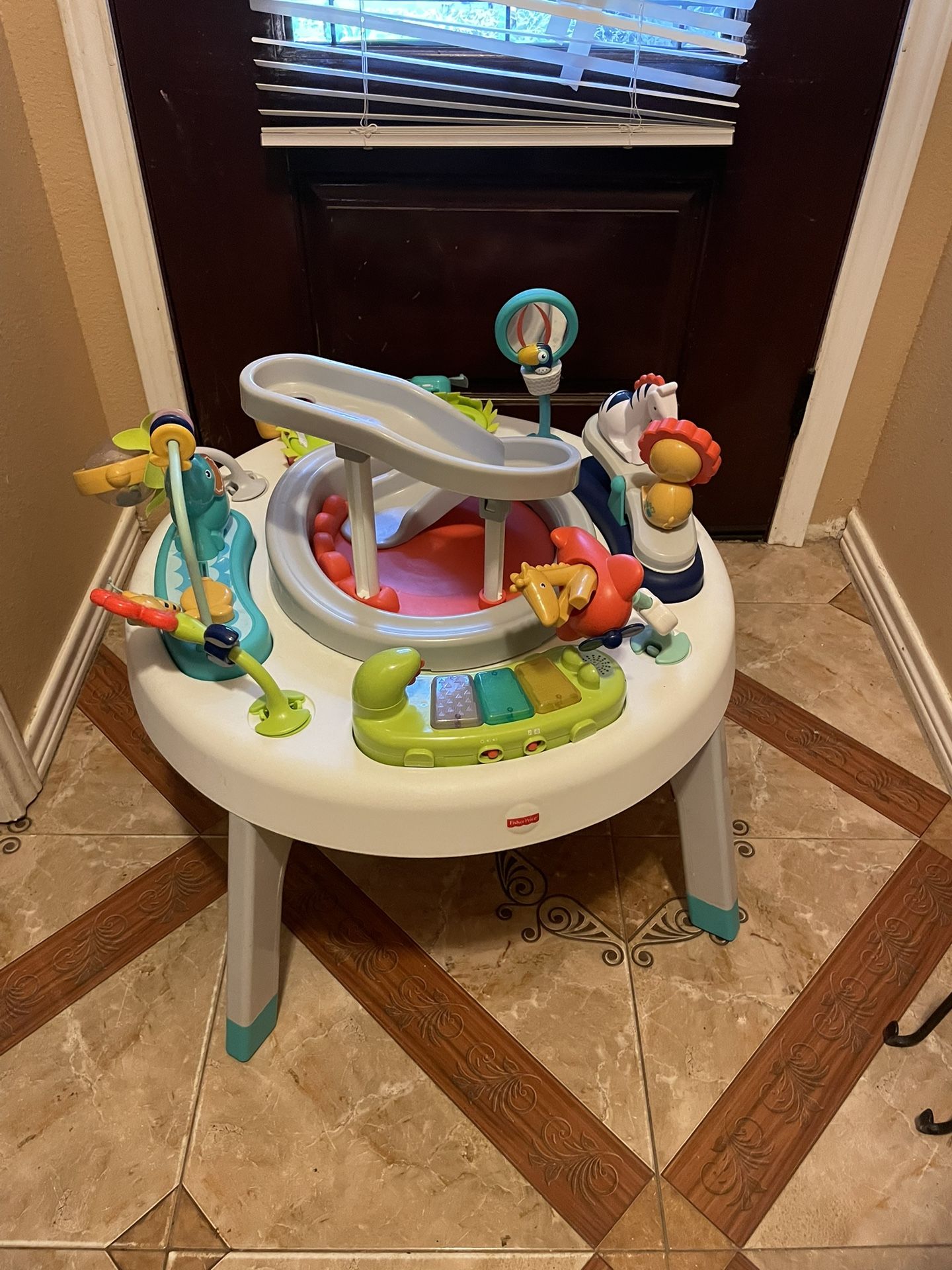 Fisher Price Play Center 2-in-1 Stand Center Spins Safari