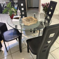 Round Glass Table And 4 Chairs 