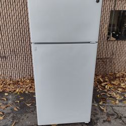 GE Refrigerator/Freezer 