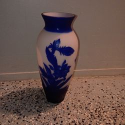 Vintage Cameo Engraved Pecking Glass Vase