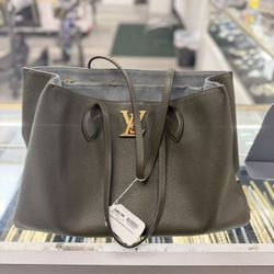 Louis Vuitton Handbag 