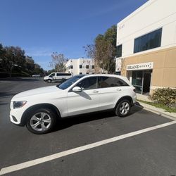 2017 Mercedes-Benz GLC 300