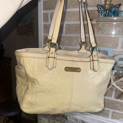 2012 coach shoulder bag