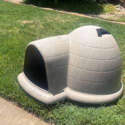 DOG HOUSE Low Price Like New