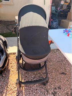 3in1 maxi cosi stroller  and carseat lole new