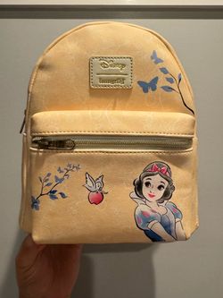 Snowwhite loungefly Disney backpack