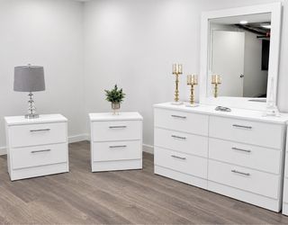 Dresser whit mirror and 2 nightstands - Cómoda con espejo y 2 mesitas de noche