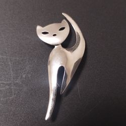 Beau Sterling Silver Cat Pin