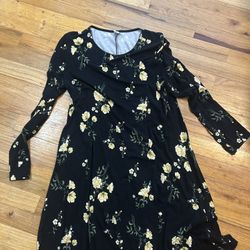 Black floral dress size medium from Old Navy 