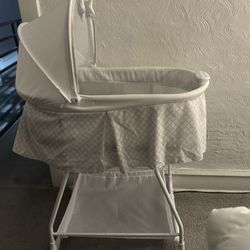 Delta Children Bassinet
