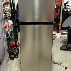 Top Freezer Apartment Size