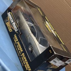 American Muscle 1969 Dodge Superbee 1:18 Scale Diecast New Silver 10 Fastest