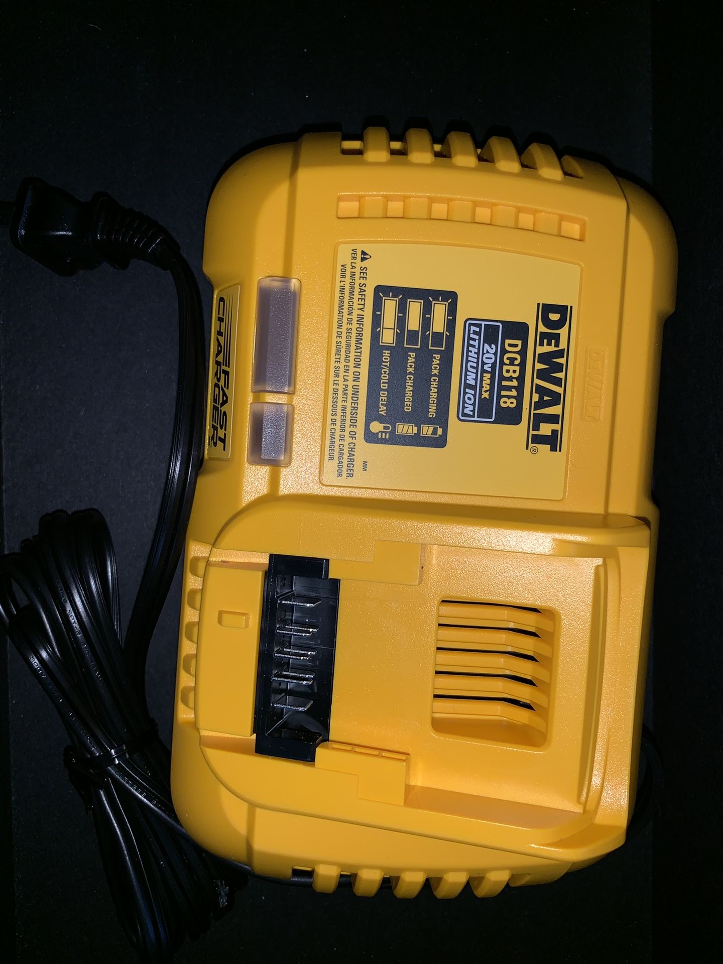 Dewalt DCB118 20V Lithium Ion Fast Charger