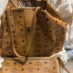 MCM  Bag With Small Bag Large Reversible Liz 
