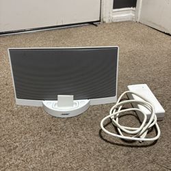 White Bose SoundDock Series III Digital Music System