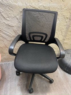 Black Mesh Office Chair - Local Delivery for a Fee - See My Items 😎