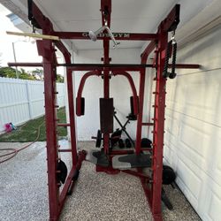 Gold’s Gym Hercules gym