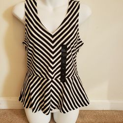 Women's Top Size Small 