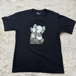 Uniqlo x Kaws Short Sleeve Graphic Tee Black Size M