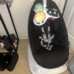4 Moms Swing