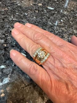 Women’s Gold Diamond Ring Set