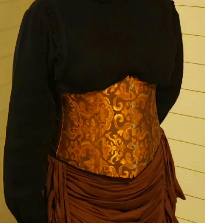WOMEN'S COSTUME OUTFIT