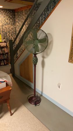 Deco Breeze Floor Standing Fan