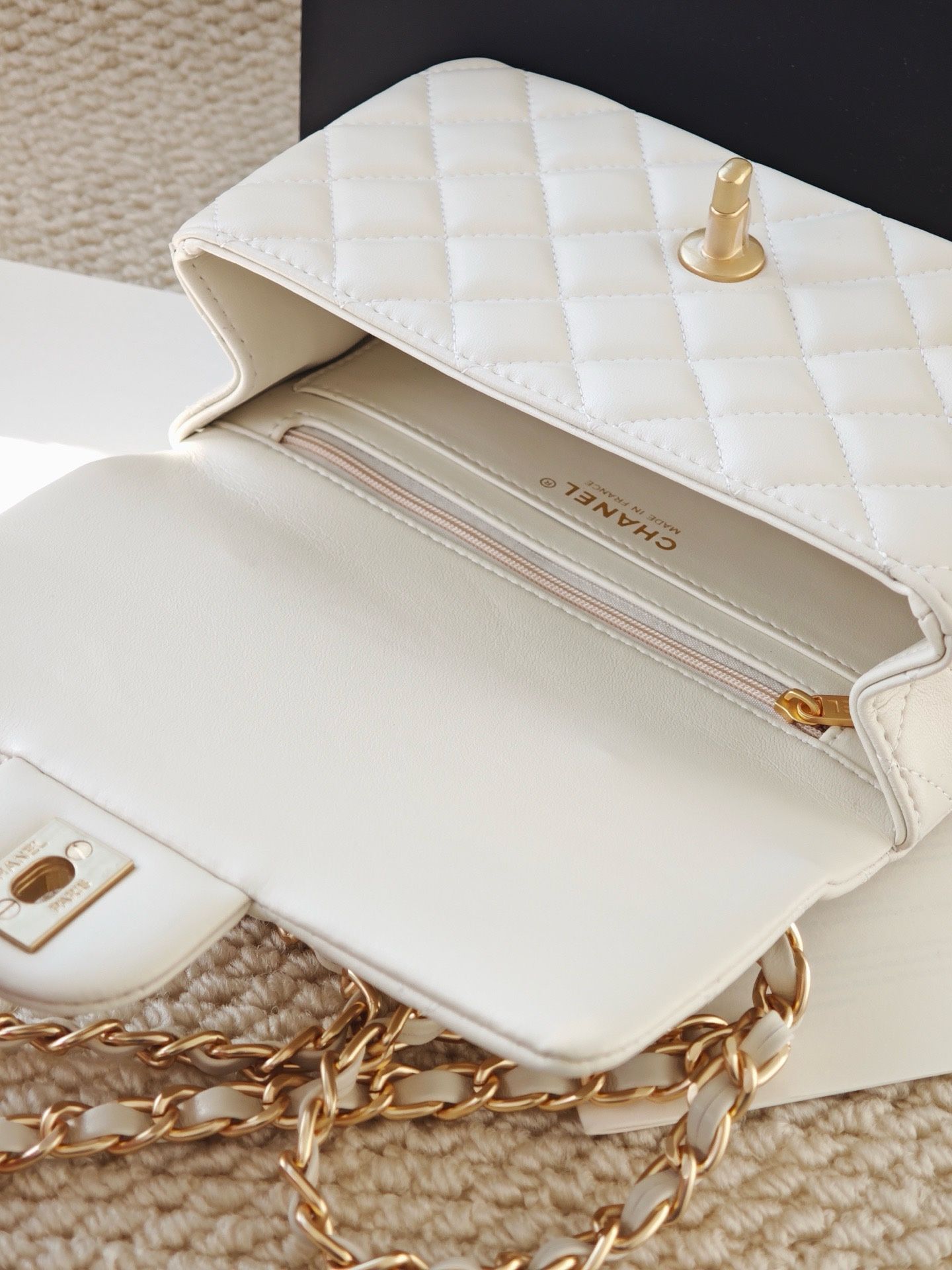 White Crossbody Purse 20x12x6cm