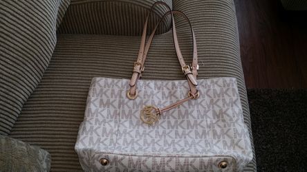 REDUCED!!!!Michael Kors handbag $ 70