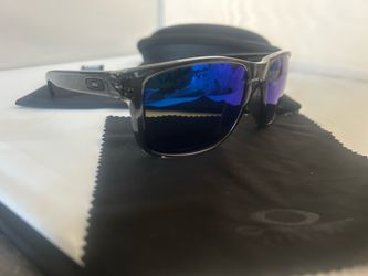 oakley holbrook