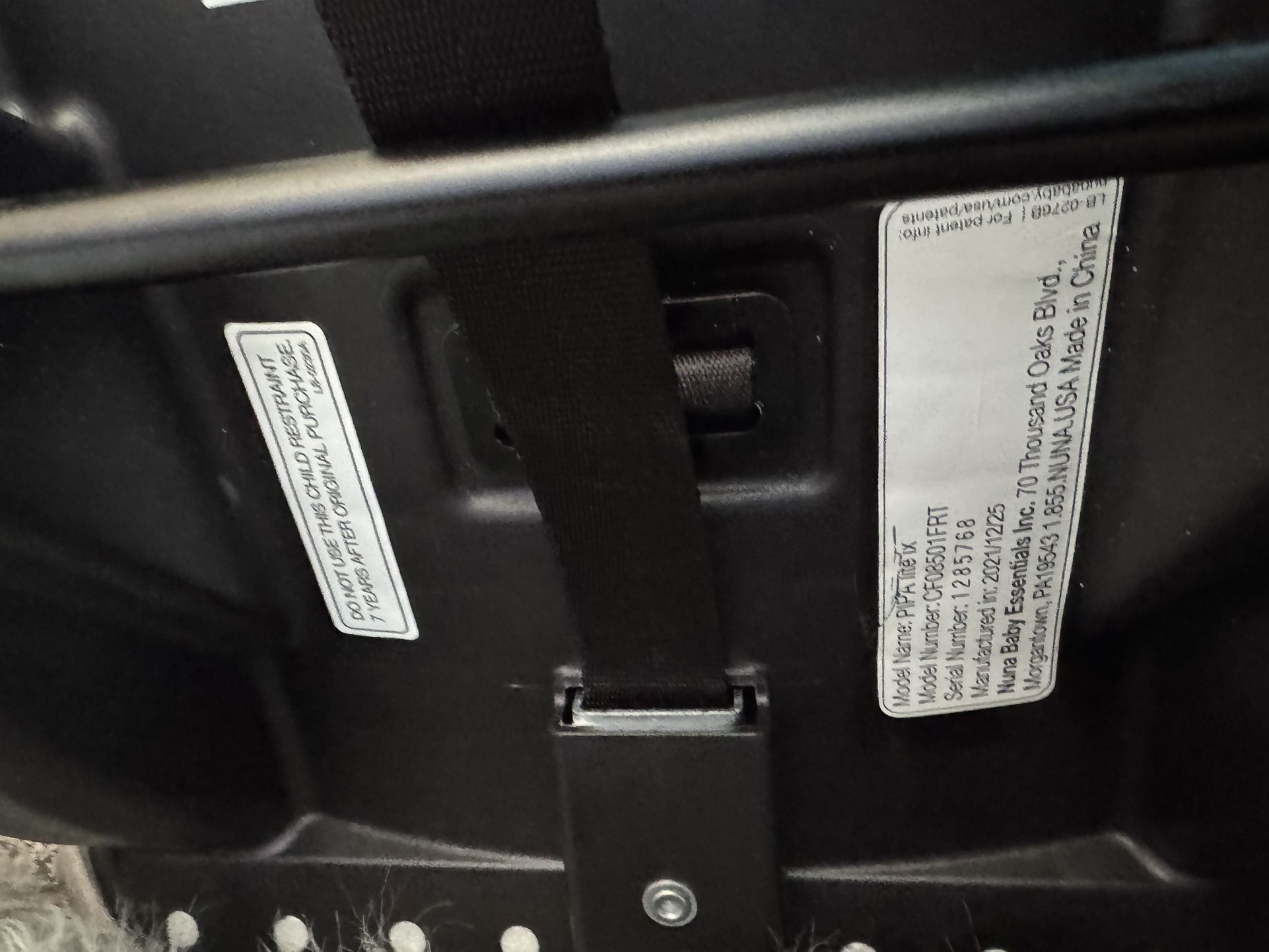 Nuna PIPA RX Infant Car Seat And Adaptor +Black & Granite Gray