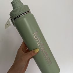 New lululemon water bottles stainless steel 24 oz