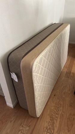Twin mattress