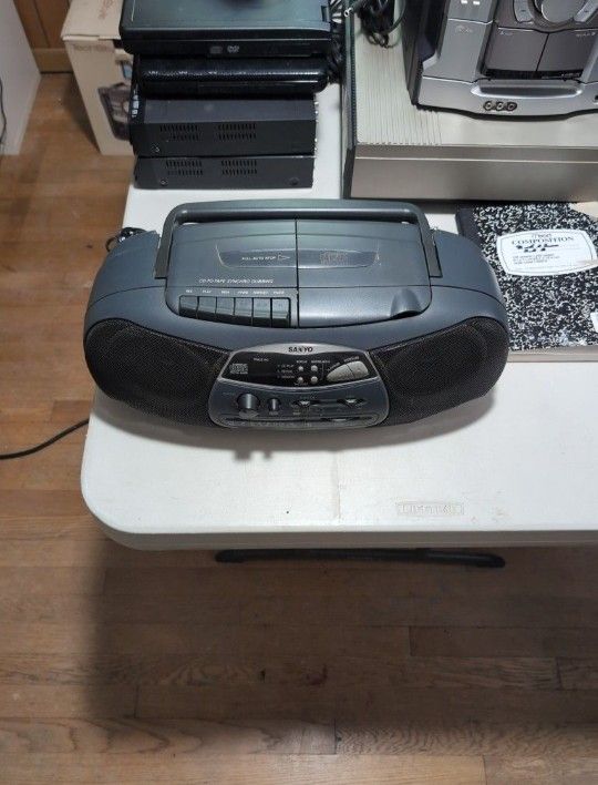 Sanyo 1998 CD Portable AM/FM Stereo Cassette Recorder (CD/Tape Deck Need Repair)