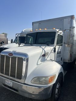 2004 Peterbilt Box Truck