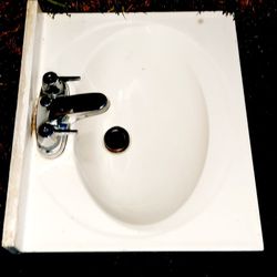 Bathroom Sink with faucet 