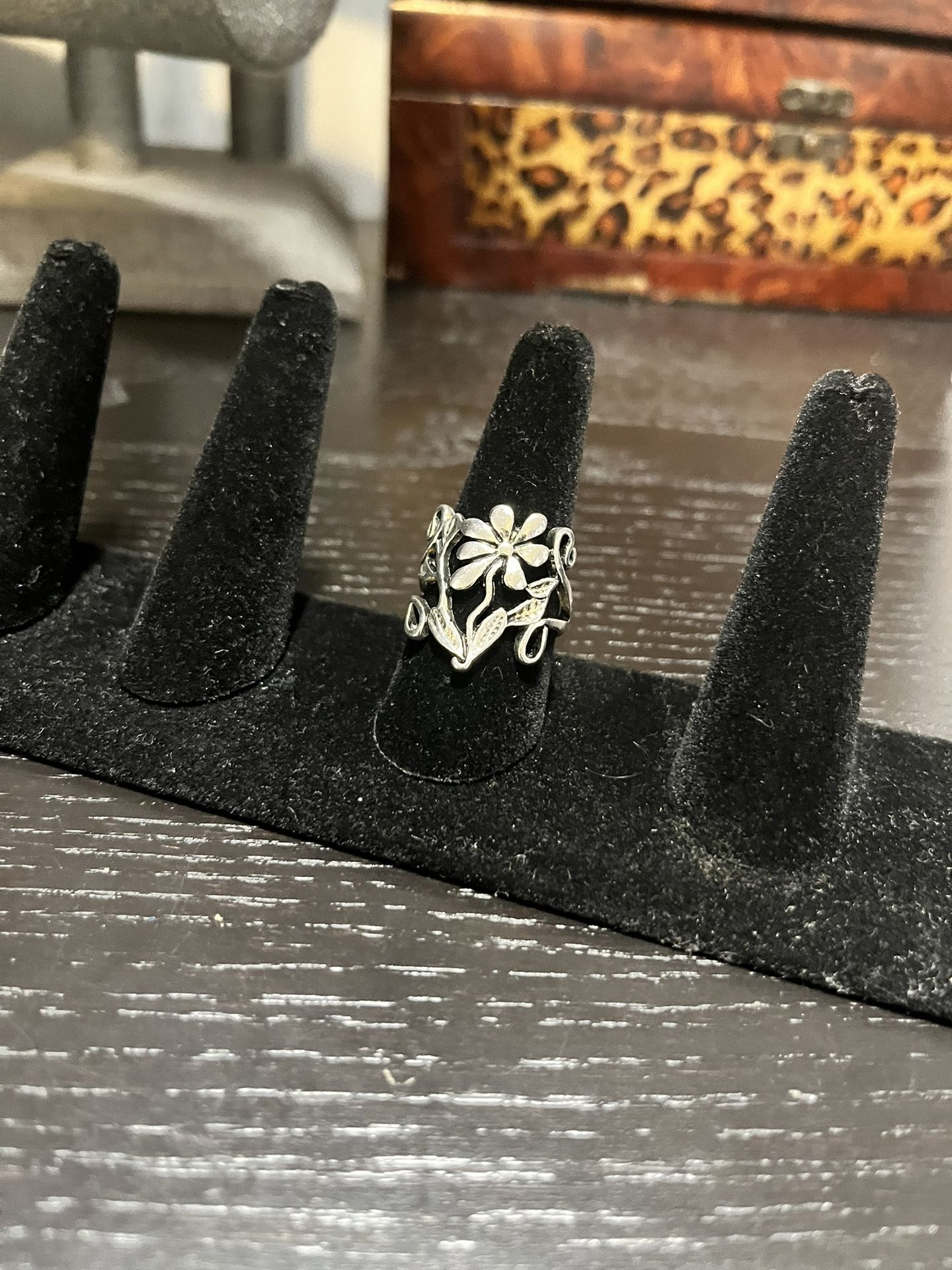 New! Ladies Fashion Ring