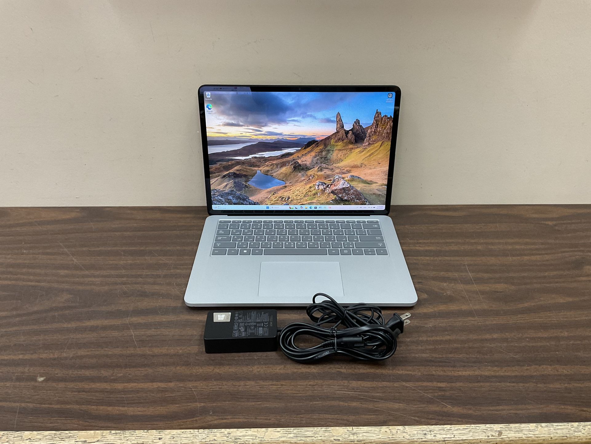 MICROSOFT SURFACE LAPTOP STUDIO 2021 MPN 1964 14.4”, INTEL CORE i5-11300H/16GB RAM/256GB SSD/WINDOWS 11 HOME