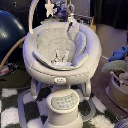 Graco Soothe My Way with Removable Rocker - NEVER USED