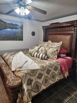 Michael Amini King Bedroom Seti
