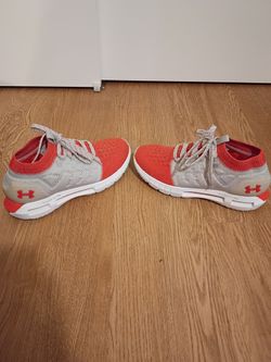 Size 9 Under Armour