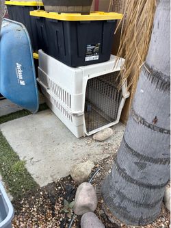 Dog crate