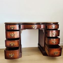 Beautiful wooden vintage desk, working well good condition very vintage, look good , original handles. 44.22 H 30