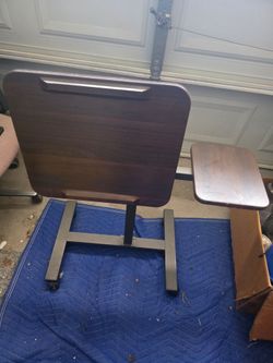 Cute adjustable table
